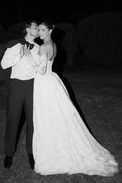 Stunning A-Line Sweetheart Strapless Lace Wedding Dress VK26081101