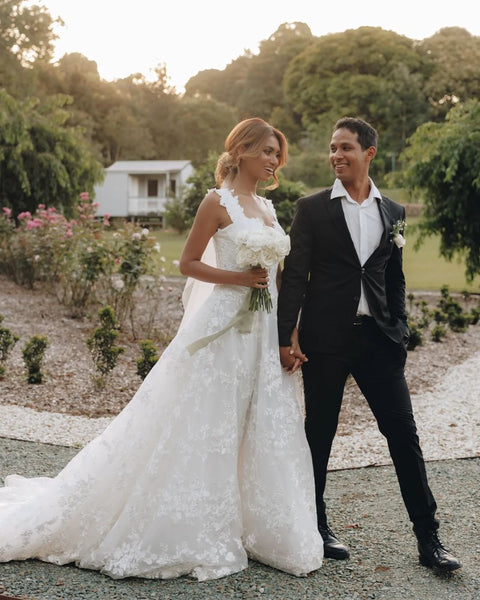 Gourgeous A Line Sweetheart Tulle Wedding Dresses with Appliques VK23060802