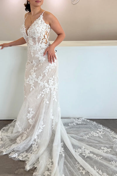 Charming Mermaid V Neck Ivory Tulle Lace Wedding Dress with Appliques VK26081002