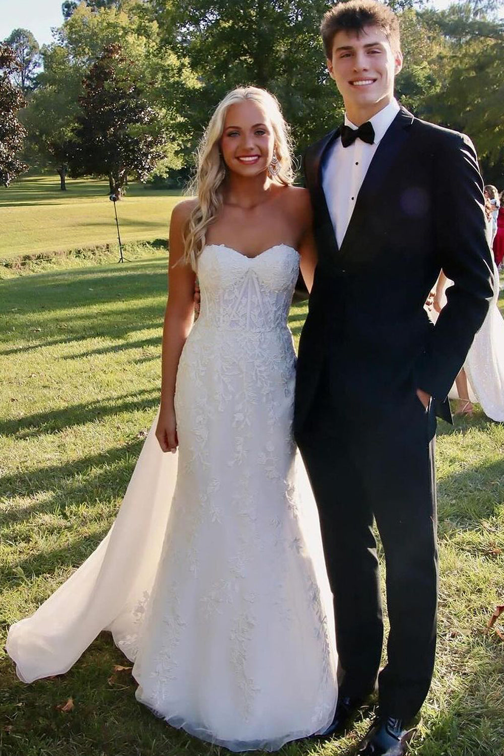 Charming Mermaid Sweetheart White Lace Long Prom Dresses VK24102813
