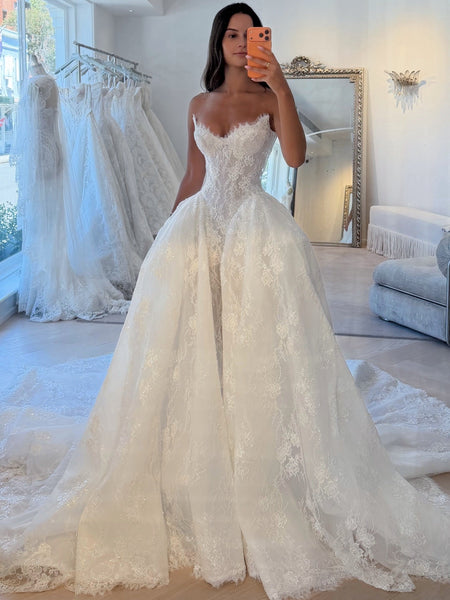Lace Applique Sweetheart Sleeveless A-Line Floor-Length Wedding Dress