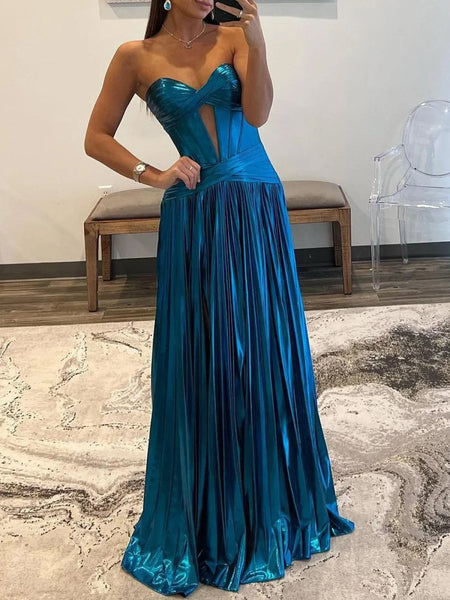 Sweetheart Metallic Pleated Long Formal Dress With Slit