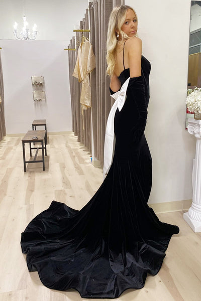 Charming Mermaid Sweetheart Black Velvet Long Prom Dress with Bow
