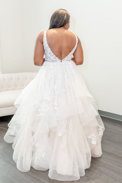 Elegant Ball Gown V Neck Wedding Dresses with Appliques VK050901