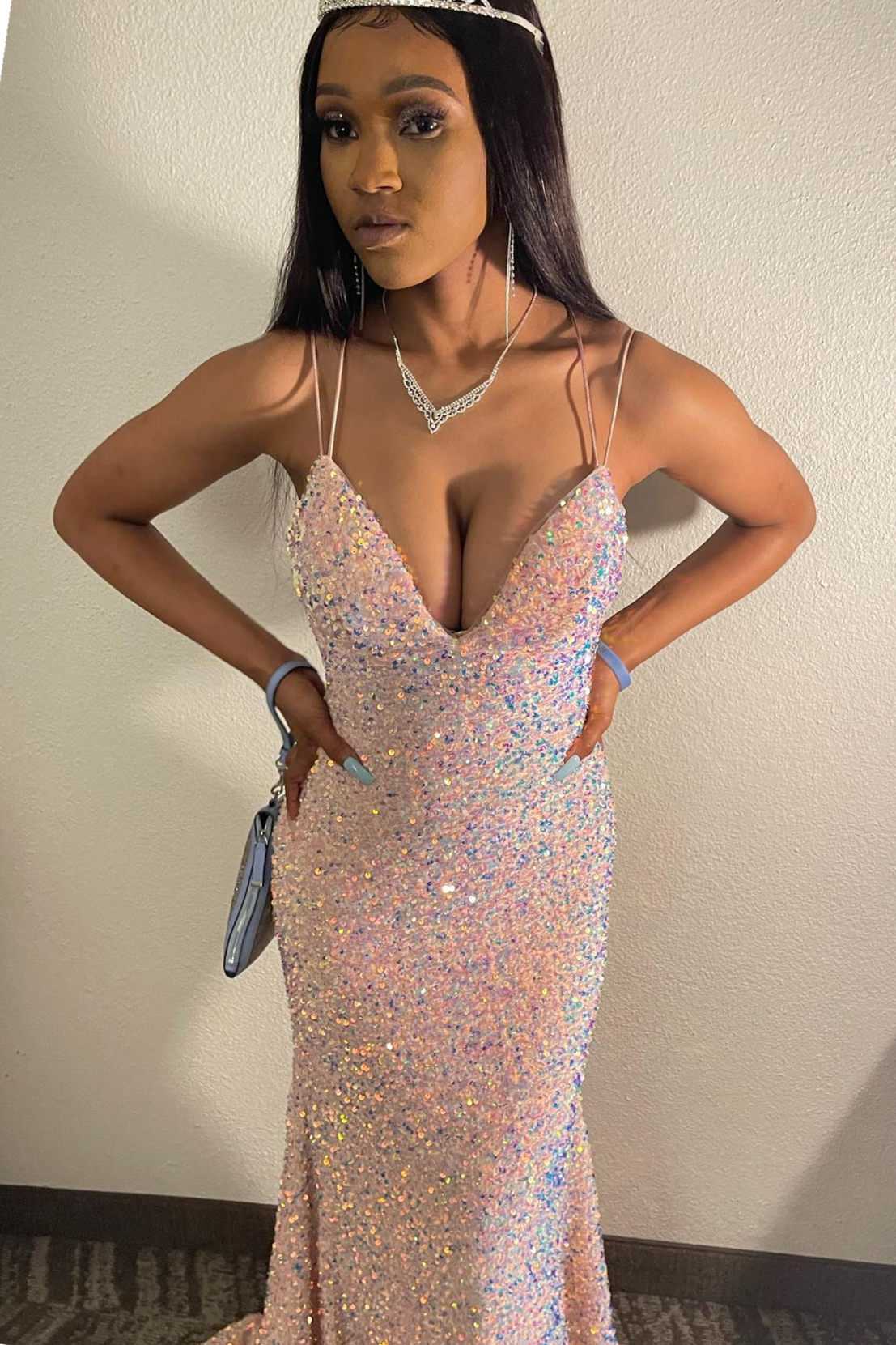 Charming Mermaid V Nekc Pink Sequins Long Prom Dresses with Straps VK111401
