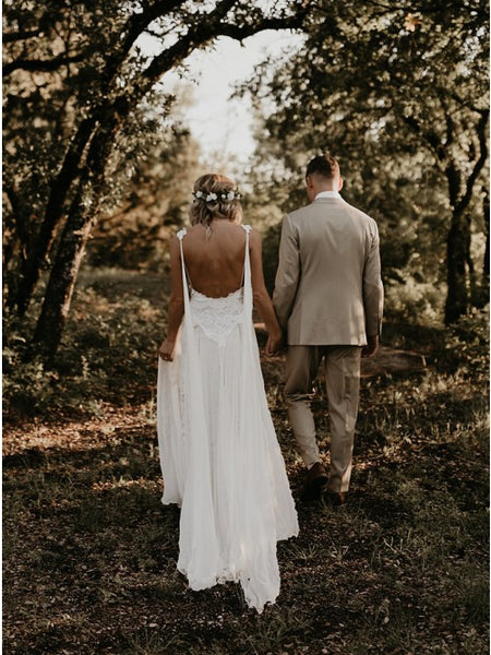 Gorgeous A-Line Spaghetti Straps Backless Hi-Low White Lace Wedding Dress VK011009