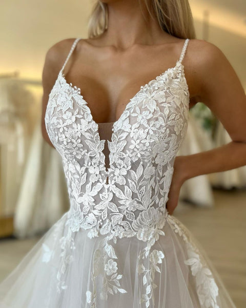 Charming A Line V Neck Tulle Wedding Dresses with Appliques VK103101
