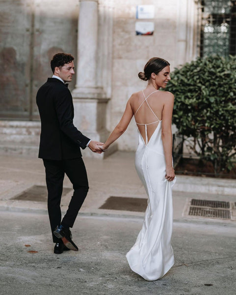 Charming Sheath Silk Satin Wedding Dresses with Slit VK111601