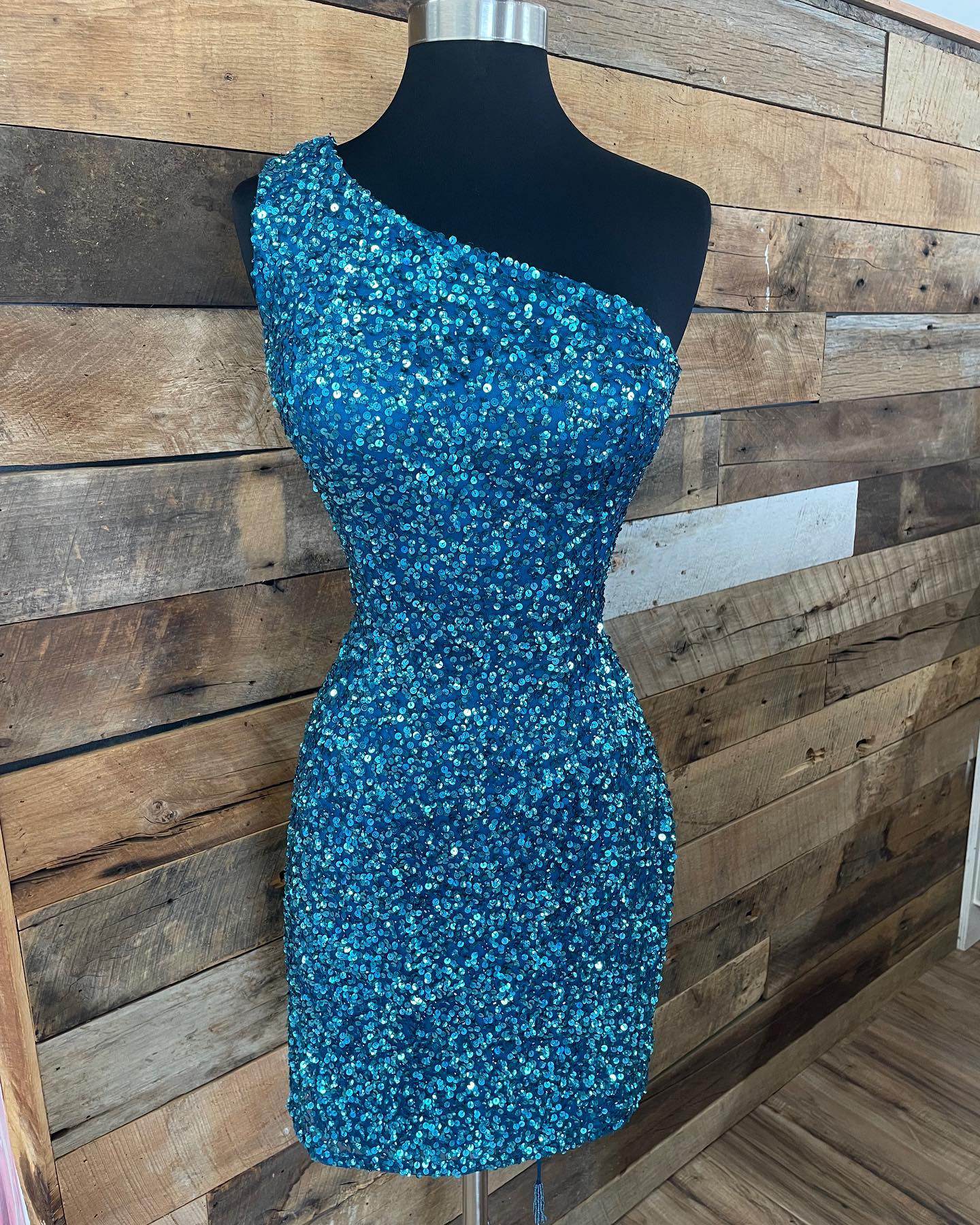 2022 Fashion One Shoulder Blue Sequins Short Homecoming Dresses with Cross Back VK081305 Vickidress 2022 Fashion One Shoulder Blue Sequins Short Homecoming Dresses with Cross Back VK081305 Vickidress
