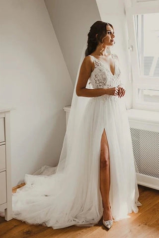 Elegant A-Line V Neck White Tulle Beach Wedding Dresses with Lace Appliques VK0318018
