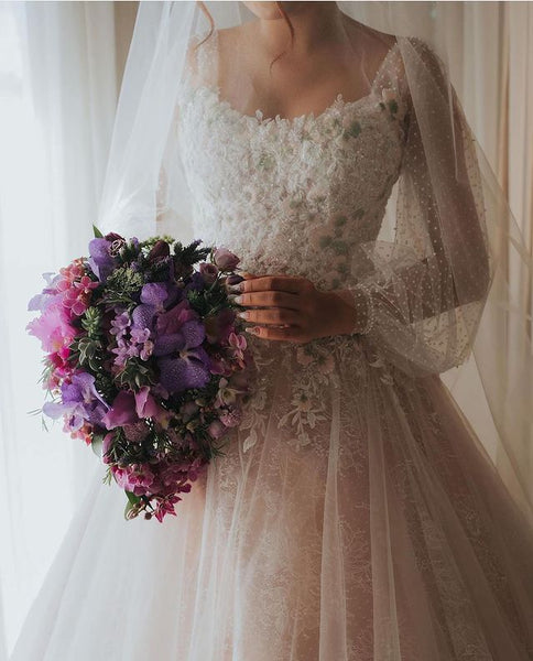 Elegant Ball Gown Scoop Neck Tulle Wedding Dresses with Appliques VKWD072902