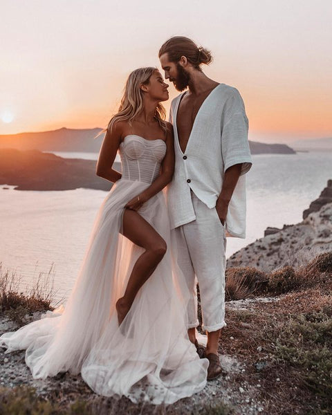 Romantic A-Line Sweetheart Ivory Tulle Beach Wedding Dresses with Slit VK0428001